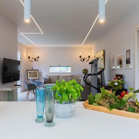 Luxury Apartments In Modern Villa Imperia Bagian luar foto