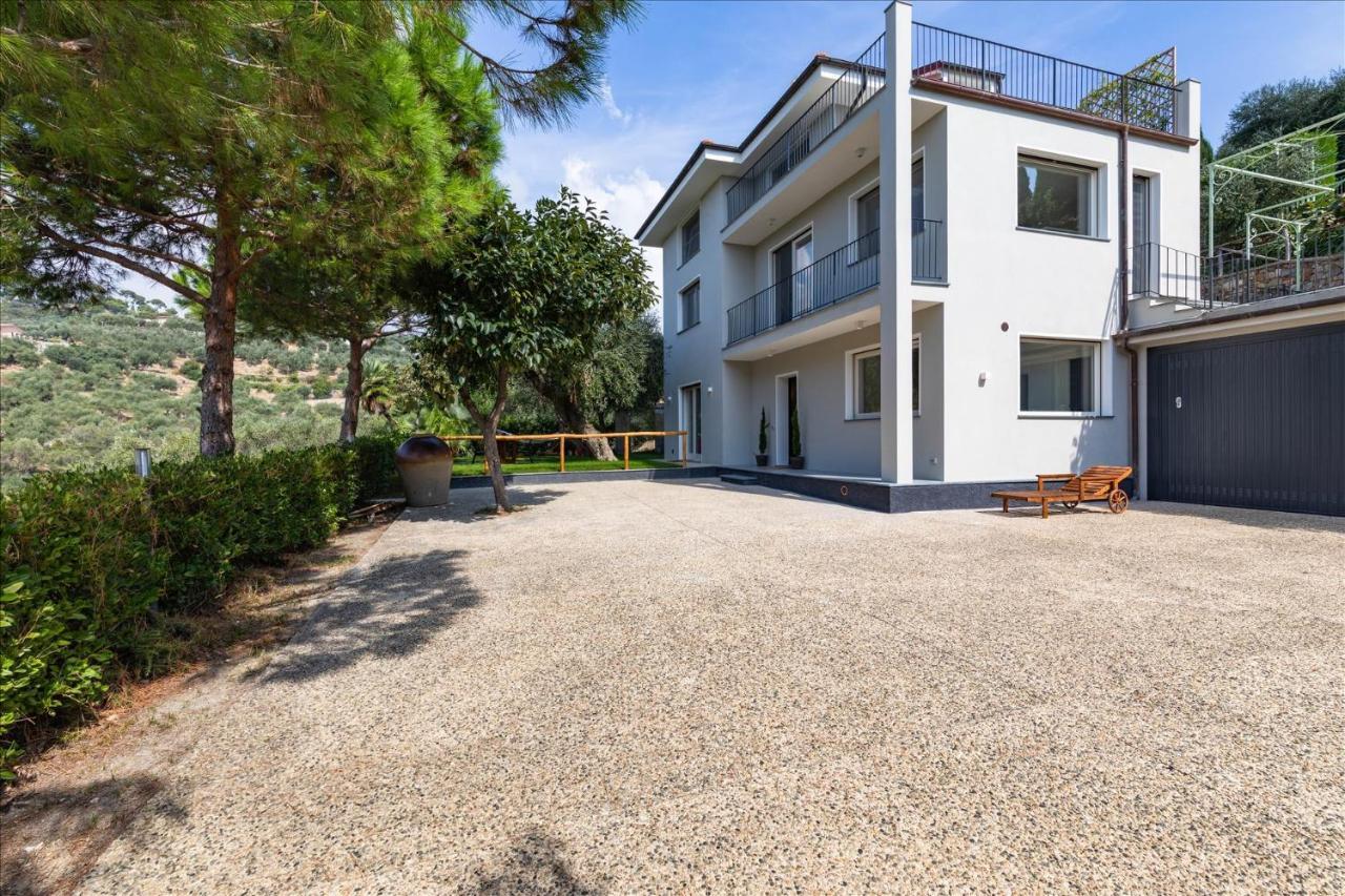 Luxury Apartments In Modern Villa Imperia Bagian luar foto